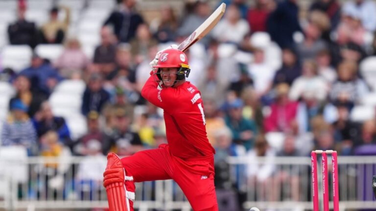Jennings, Hurst, McDermott fifties overpower Outlaws – जेनिंग्स, हर्स्ट, मैकडेर्मोट के अर्धशतकों ने आउटलॉज को हराया: वाइटैलिटी ब्लास्ट में लंकाशायर की धमाकेदार जीत