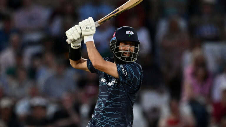 Hasan, Tye fireworks deny Derbyshire as Yorkshire go two from two – यॉर्कशायर की धमाकेदार वापसी: हसन अली और टाय के छक्कों ने डर्बीशायर को किया पस्त! | Vitality Blast